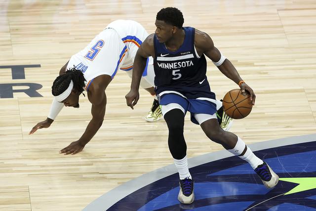 蜜月期尤为, 了戈贝尔