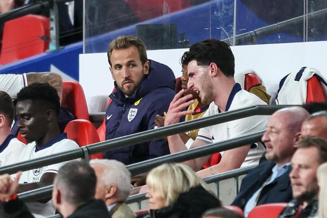 他的传统进, 打这个位置, 恩的英格兰 他的传统进, 打这个位置, 恩的英格兰