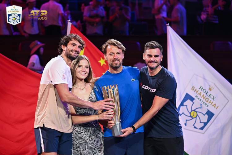 两周前, 采访中透露 两周前, 采访中透露